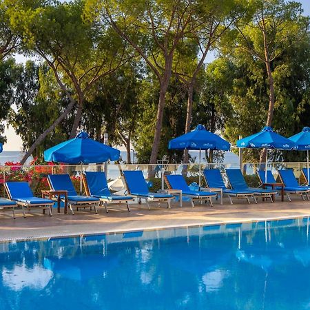 Park Beach Hotel Limassol Bagian luar foto