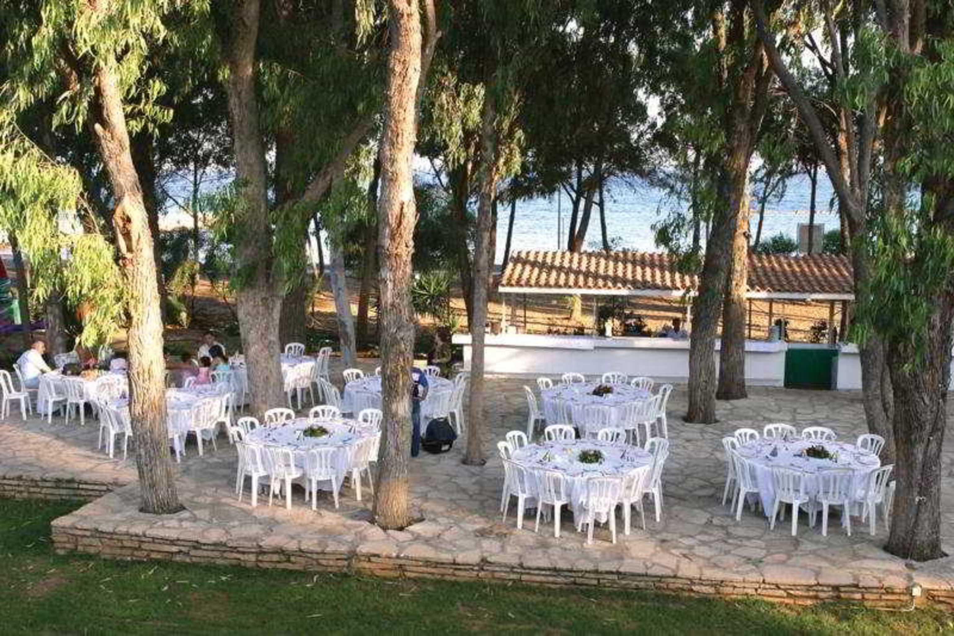 Park Beach Hotel Limassol Bagian luar foto