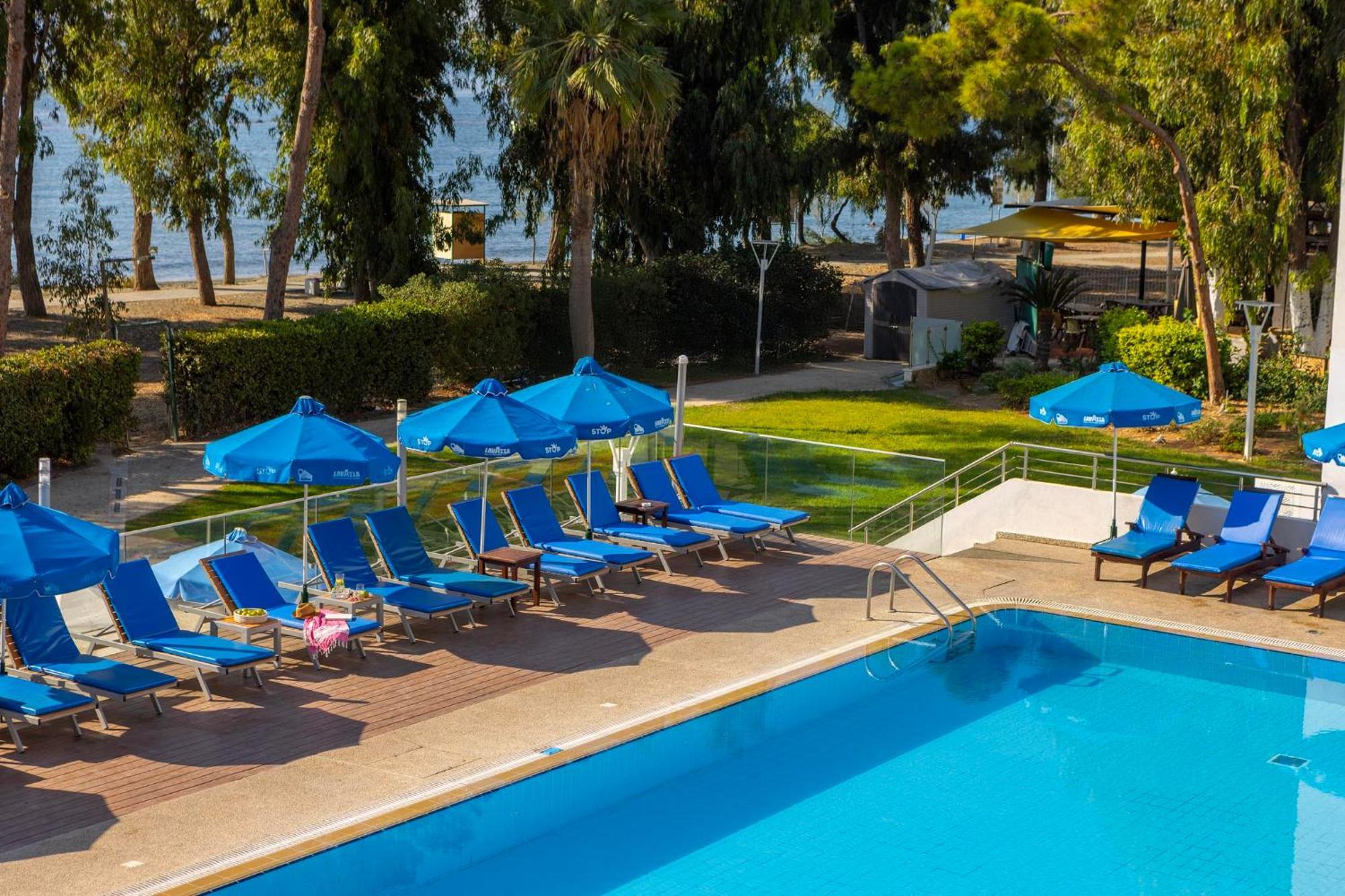 Park Beach Hotel Limassol Bagian luar foto