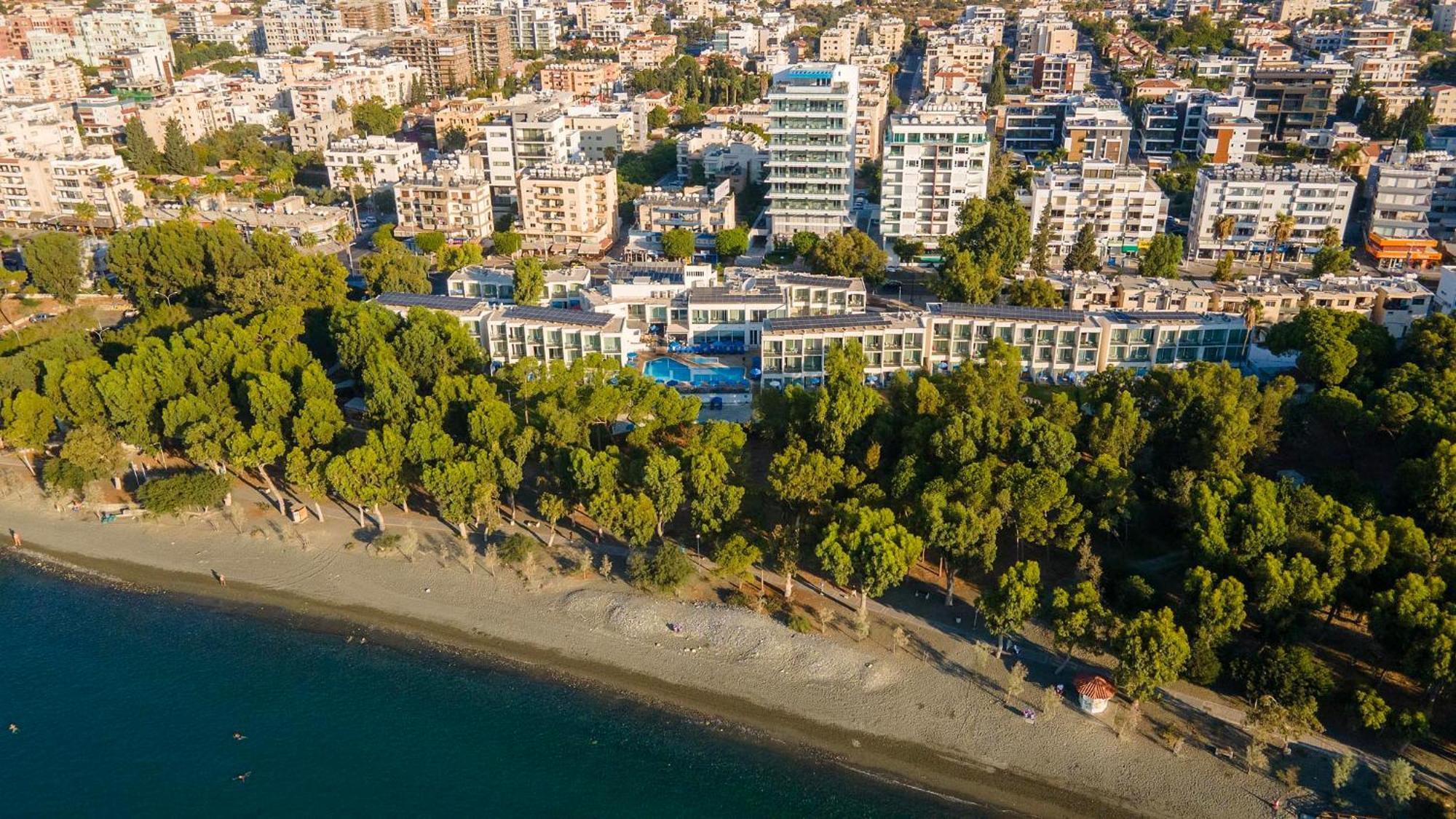 Park Beach Hotel Limassol Bagian luar foto