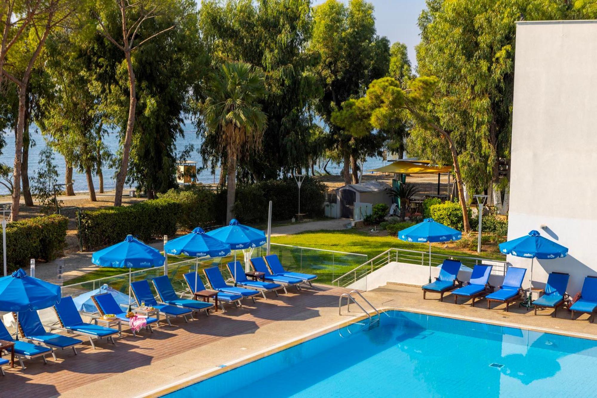 Park Beach Hotel Limassol Bagian luar foto