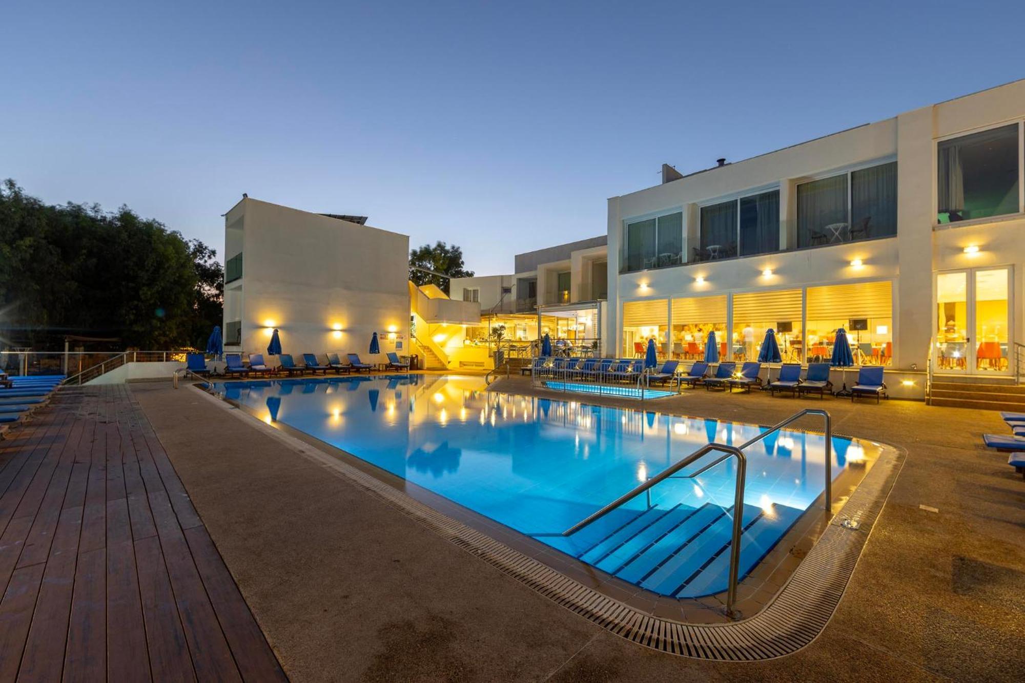 Park Beach Hotel Limassol Bagian luar foto